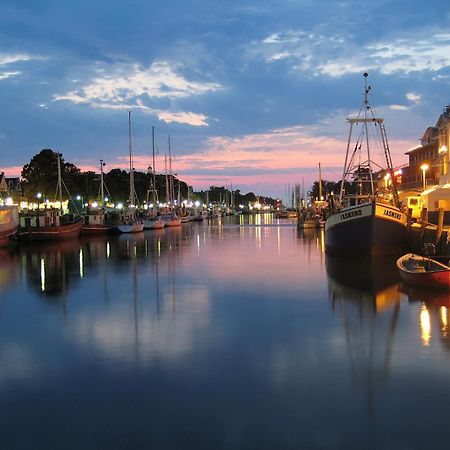 Promenadenblick/Captains-Suite Rostock Dış mekan fotoğraf