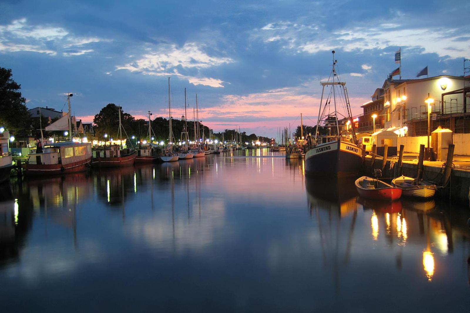 Promenadenblick/Captains-Suite Rostock Dış mekan fotoğraf